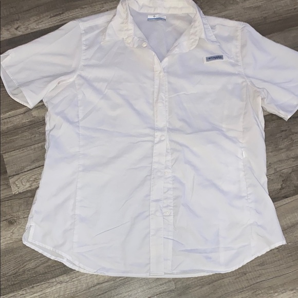 💜 White Casual Button Down Shirt with Short Sleeves - Picture 2 of 3